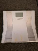 Health O Meter Digital Body Fat Scales &ndash; 400 lb Capacity, Multi-User, Glass And Plastic Models (Unable To Test) - 2