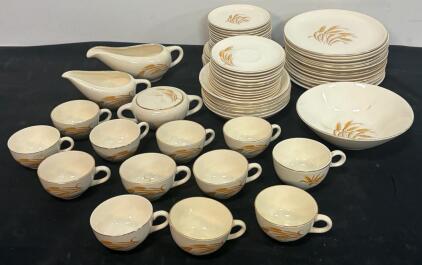 Homer Laughlin Golden Wheat Dinnerware Set, 22K Gold Trim, 1950s&ndash;1960s, 60+ Pieces