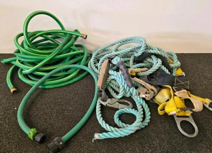 Full-Body Safety Harness With 25-30 Ft Rope Lanyard And Metal Snap Hooks