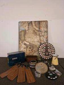 Ocioc Ceiling Fan with 5 Blades, Integrated LED Light, and Remote Control, untested. Wall art and more