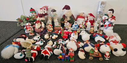 Large Lot of 46+ Assorted Christmas Ornaments & Figurines - Plush, Ceramic, Santa, Snowman, Angel