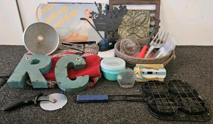 Vintage Excel Pull-Up Exerciser, Kitchen & Garden Lot, Decorative Signs, 17-Piece Mixed Set