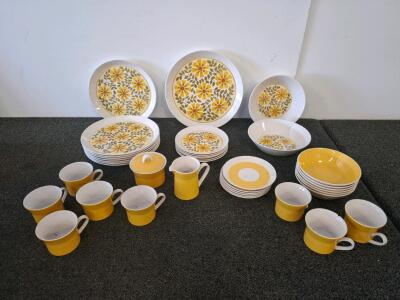 Vintage Yellow Floral Ceramic/Porcelain Dinnerware Set, 22 Pieces, 1970s Style