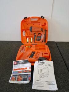 Paslode 902000 Cordless 16 Gauge Straight Finish Nailer Kit, Battery, Charger, Case, Fuel Cells(powered on)