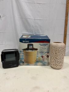 Rival 8550-X Electric Ice Cream Maker, 5-Quart Capacity, Traditional Wood Bucket, Auto Shutoff Sp-13