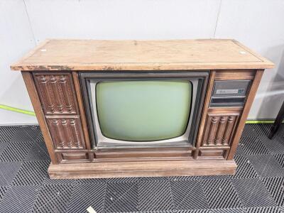 Vintage Console Color CRT Television, 25-Inch Screen, Wood Cabinet, 1970s&ndash;1980s, Stereo Speakers
