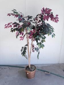 6Ft Faux Ficus Tree With Wicker Basket, Silk Leaves, Maroon & Green Decorative Plant