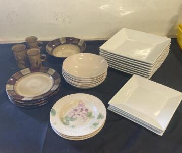 31-Piece Mixed Dinnerware Set: Plates, Bowls, Mugs In Various Styles ( R6 )