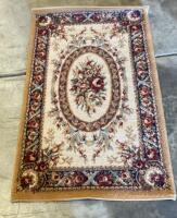 Traditional Floral Medallion 5' x 3' Area Rug, Cream/Red, Machine-Made, Victorian Style ( R9 )