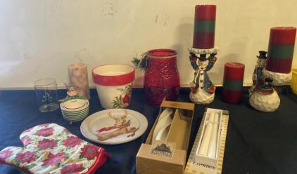 Christmas Decor & Kitchenware Bundle - Snowman Candle Holders, Measuring Cups, Reindeer Plate ( R8 )