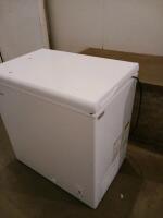 Hotpoint HCM7SMWW 7.0 Cu Ft Chest Freezer, White, 2 Baskets, 115V, June 2023, Serial: HA945438 Tested - 3