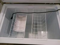 Hotpoint HCM7SMWW 7.0 Cu Ft Chest Freezer, White, 2 Baskets, 115V, June 2023, Serial: HA945438 Tested - 5
