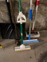 Assorted 9-Piece Long-Handled Cleaning & Yard Tool Set - 4
