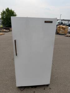 Hotpoint FV15ASB 15 Cu. Ft. Upright Freezer, Manual Defrost, White Finish