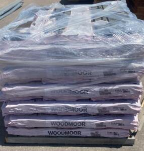 CertainTeed Woodmoor AR Architectural Shingles Chestnut Color, Full Pallet, COM205