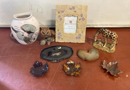 Home D&eacute;cor Collectibles: Vase, Owl & Giraffe Figurines, Agate Slices, Leaf Plates