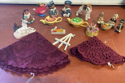Thanksgiving & Novelty Figurines: Ceramic Decor, Teapots, Black Americana, Crochet Doilies