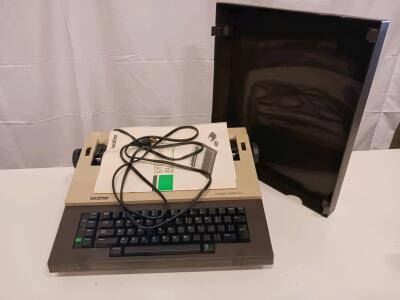 Brother Student-Riter XL I Electronic Typewriter With Hard Case And Accessories Sp-16