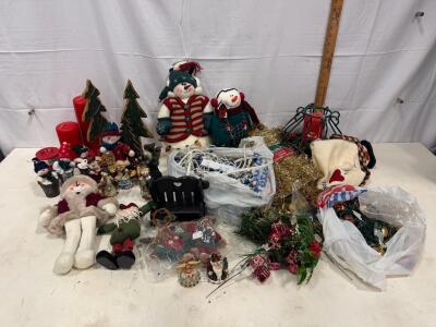 25&ndash;35 Christmas Holiday Decorations With Plush, Garland, Ornaments, And Lights Sp-5