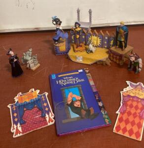 Disney "The Hunchback of Notre Dame" Festival Of Fools Playset ( R3 )