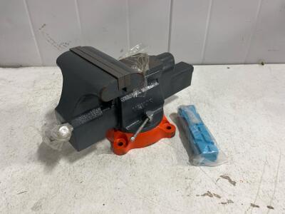 VEVOR 5" Bench Vise, 360&deg; Swivel Base, Ductile Cast Iron, Pipe Jaw Included