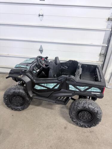 Realtree XD 24V 2-Seater Ride-On UTV with LED Lights and Remote Control