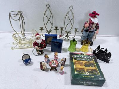 John Deere 6-Piece Ornament Set, Santa Figurines, Candle Holders, Glass Shakers & D&eacute;cor Lot