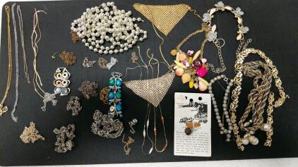 Vintage & Costume Jewelry Lot &ndash; 20+ Pcs, Necklaces, Bracelets, Statement & Souvenir Necklace