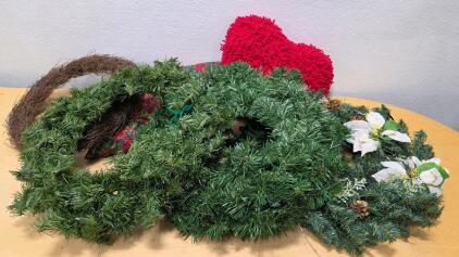 Lot of Holiday Wreaths &ndash; Artificial Pine, Grapevine, Decorated & Plain