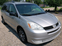 BANK REPO - 2004 TOYOTA SIENNA - FWD! - 7