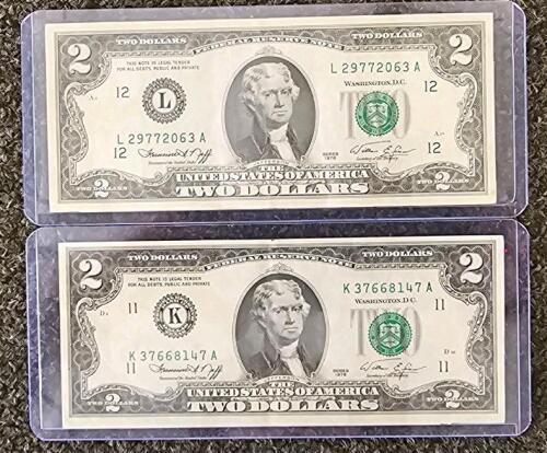 1976 U.S. Federal Reserve $2 Bill &ndash; Two Dollar Note, Used, Series L29772063A & K37668147A