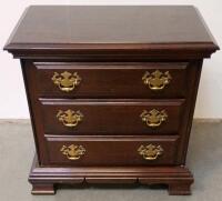 Kincaid 79-141 3-Drawer Nightstand, Solid Hardwood, Antiqued Brass Hardware & Table Antique Lamp - 2
