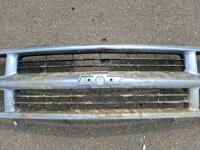 Chevrolet C/K Pickup Suburban 1988&ndash;1993 OEM Front Grille Silver Chrome with Bowtie Emblem - 2