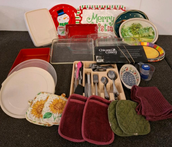 Chicago Cutlery Walnut Knife Set, Pyrex Bakeware, Serving Trays, Flatware & Kitchen Linens
