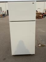 Hotpoint CTX14AYBNRWW 14 cu. ft. Top-Freezer Refrigerator, White, 2 Doors, Optional Ice Maker (powers on)