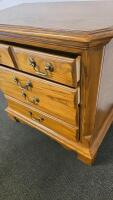 Small 5-Drawer Golden Oak Chest, Dovetail Drawers, Brass Pulls, 24"x12"x24", Traditional Style - 3