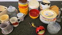 Mixed Lot of Kitchenware &ndash; Plates, Bowls, Mugs, Storage, Utensils, Holder & Basket - 2