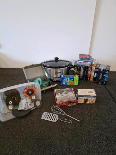 Hamilton Beach 6qt Slow Cooker, ( powered on)Chicago Electric Polishing Kit, Rockler Sanding, Media, Tool Lot