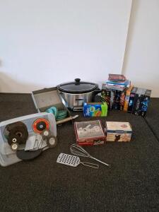 Hamilton Beach 6qt Slow Cooker, ( powered on)Chicago Electric Polishing Kit, Rockler Sanding, Media, Tool Lot