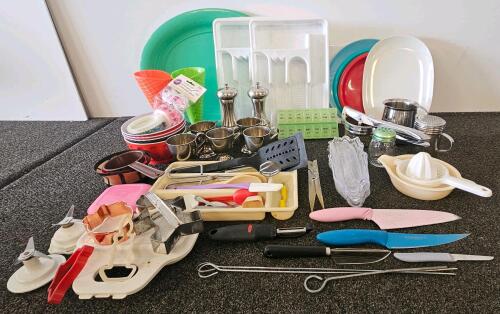 Assorted Kitchenware & Utensils Lot, 30+ Pieces, Mixed Metal/Plastic, Plates, Bowls, Knives, Bakeware