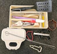 Assorted Kitchenware & Utensils Lot, 30+ Pieces, Mixed Metal/Plastic, Plates, Bowls, Knives, Bakeware - 4
