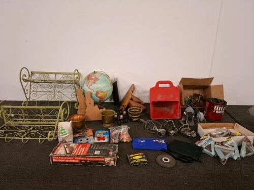 Mixed Lot &ndash; Campbell Hausfeld Spray Gun AL-3104, Casters, Globe, Kitchen Hardware, Decor