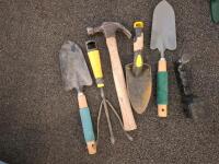 Mixed Lot: Garden Tools, Decor, Purses, Appliances, Drink Mixes, Blanket, DVDs, Accessories (X) - 4