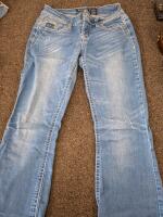 Lot of Women&rsquo;s Jeans by ZD, Hydraulic, Vigos w/ 4 Fashion Belts, Mixed Styles & Sizes 9/29 - 3