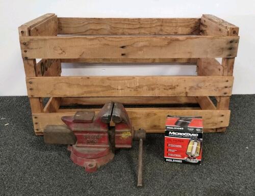 Desmond Simplex No. 350 Bench Vise, 3.5" Jaw Width, Swivel Base, Made in USA (Shelf BX)