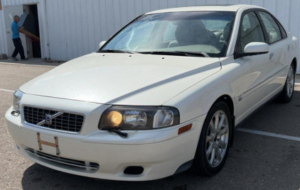 2004 VOLVO S80 - AWD!