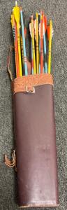 Vintage Martin/NORK Wooden Arrow Set (18) with Embossed Leather Quiver &ndash; Broadheads, Field Points