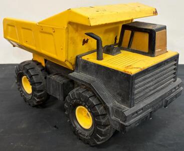 Vintage Tonka Mighty Dump Truck Metal, Yellow Black, Manual Dump Bed, 1980s, USA