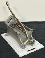 Keen Kut Shoe Stringer French Fry Cutter &ndash; Commercial Grade, Cast Iron, 1/4" Blade Grid - 3