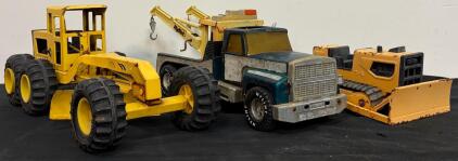 Vintage Nylint Road Grader, Nylint Tow Truck, and Tonka T-6 Bulldozer Pressed Steel Lot